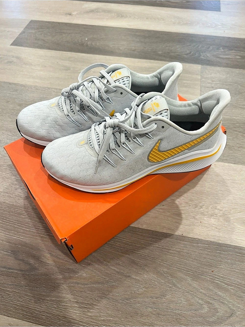 Women’s Nike Air Zoom Vomero 14 TB Athletic Shoes Gray & Yellow US 7 Brand New!